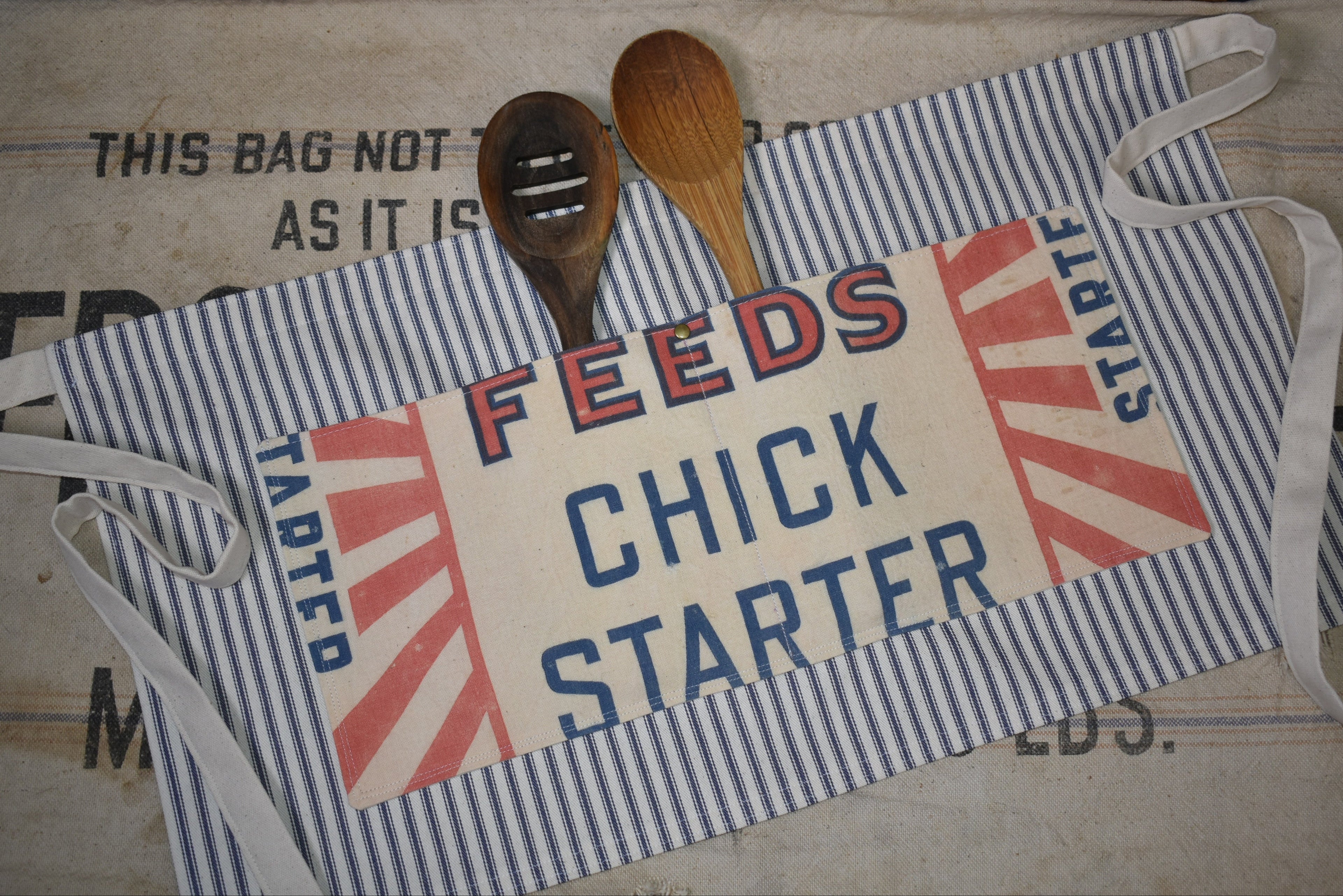 Vintage Wayne Feeds Chick Starter Farmhouse Apron