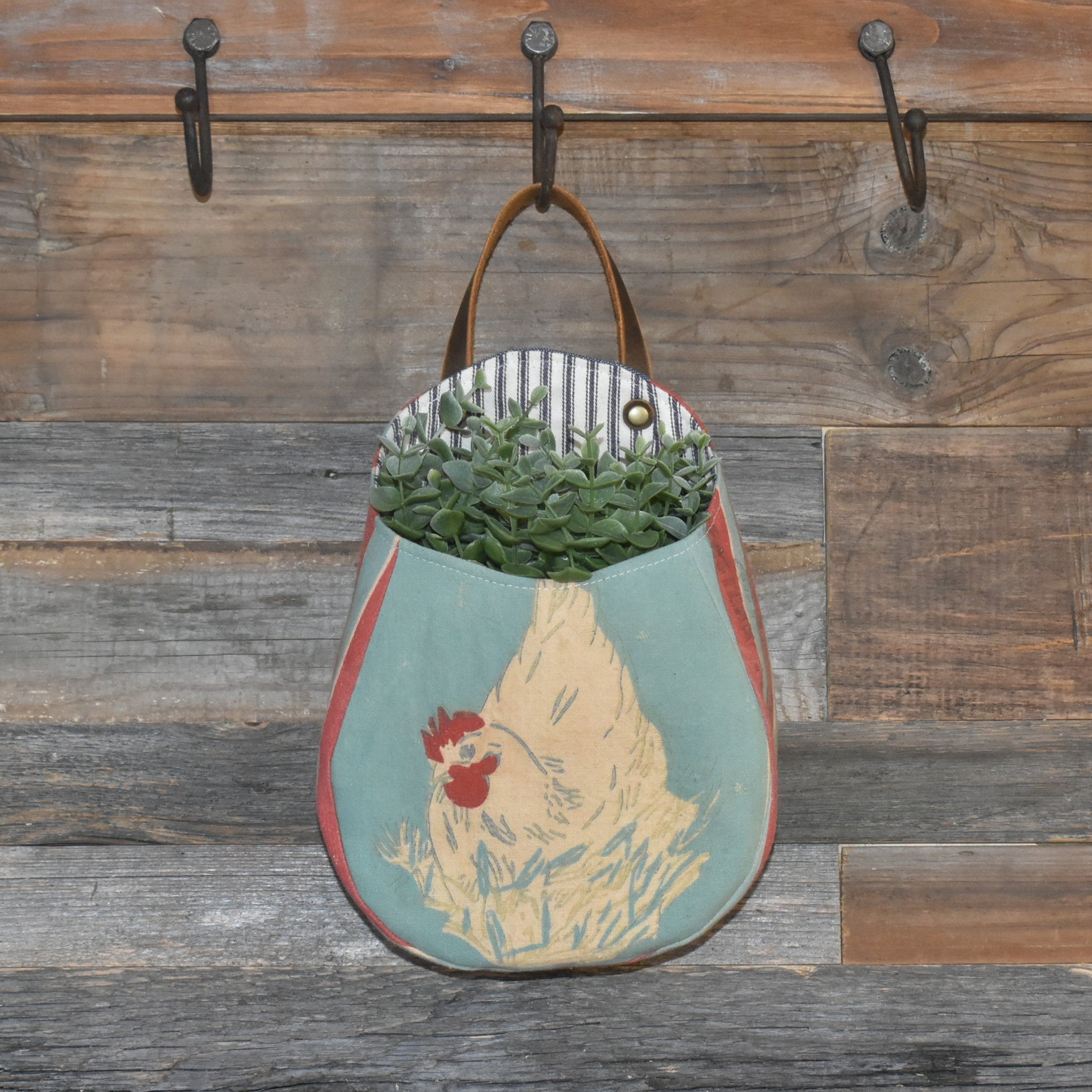 Vintage Hubbard's Sunshine Feed Sack Peg Basket