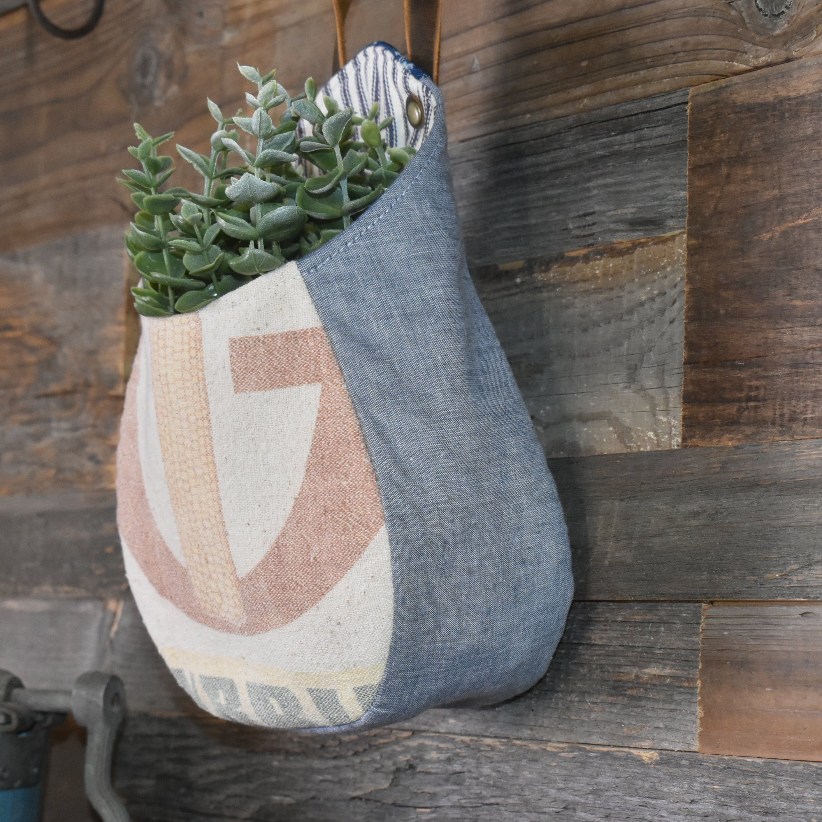 Vintage Funk's G Hybrid Corn Seed Sack Wall Pocket Basket